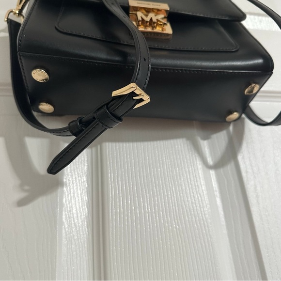 MICHAEL KORS: MINDY Medium Satchel - Picture 10 of 16